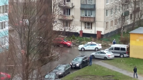 В девятиэтажке Петербурга взорвалось неизвестное устройство