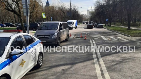 На юге Москвы машина сбила ребенка, ехавшего в школу на самокате