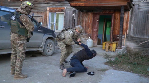 Иностранца депортируют за сокрытие причастности друга к терроризму