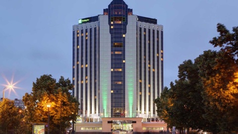 Компания IHG, владеющая отелями Holiday Inn, уходит из России