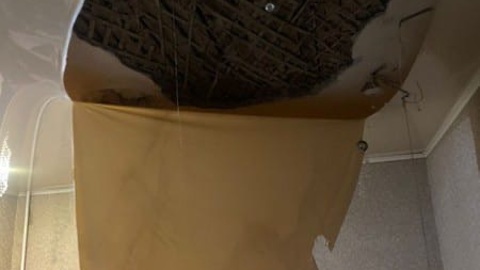 В Челябинской области на спящую женщину рухнул потолок