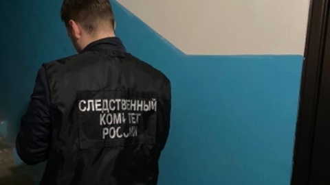 В Саратове окровавленный труп женщины нашли в многоэтажке