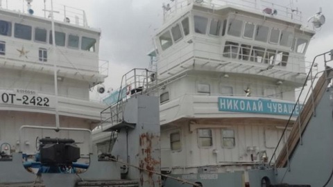 Буксир получил пробоину на Каме и оказался частично затоплен