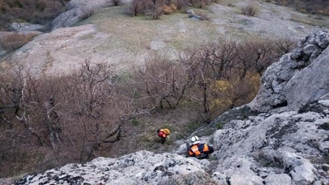 В Крыму спасли путешественников, застрявших на горе Пахкал-Кая