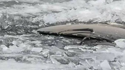 В Иркутской области иномарка провалилась под лед на реке Ангара