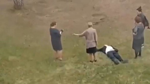 Ученик выпрыгнул с третьего этажа школы в Северске