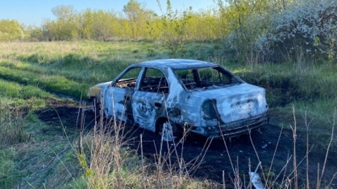 Мужчина заживо сгорел в машине на дороге в Курской области