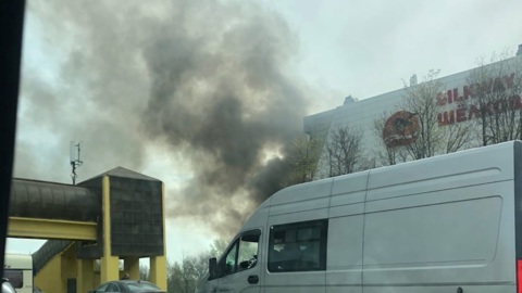 Второй за полторы недели пожар вспыхнул в ТЦ на юге Москвы