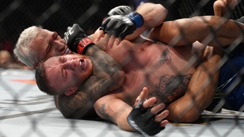 UFC 274. Оливейра "задушил" Гэтжи, Намаюнас проиграла пояс Эспарзе