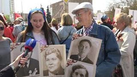 Рекорд: в Омске 101 тысяча человек прошли в шествии "Бессмертного полка"