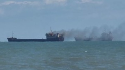 В порту Азовского моря горит турецкий сухогруз