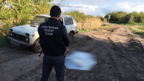 Из реки в Саратовской области достали машину с утонувшим водителем
