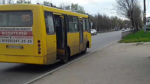 В Иванове пенсионерка разбила голову при падении из автобуса