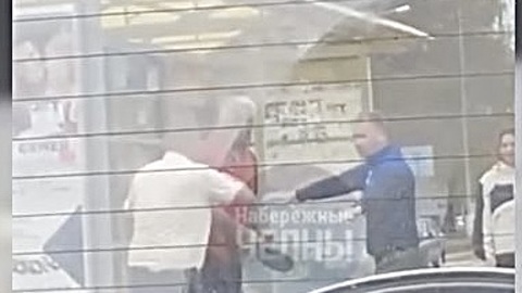 Водителя маршрутки в Челнах отстранили от работы за драку с коллегой
