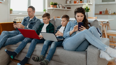 По числу интернет-пользователей Россия первая в Европе и шестая в мире