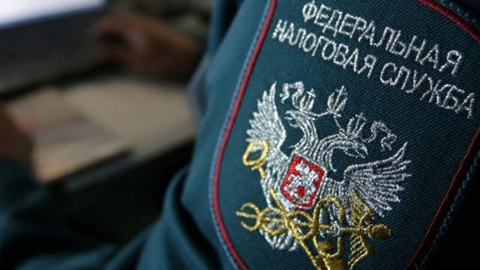 Херсонские бизнесмены оформляют документы в налоговой Крыма