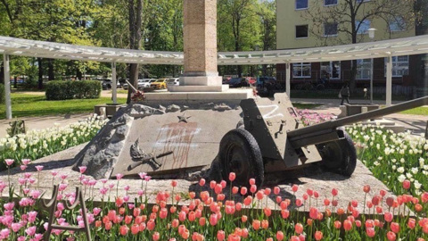 Вандалы испортили еще один памятник красноармейцам в Словакии