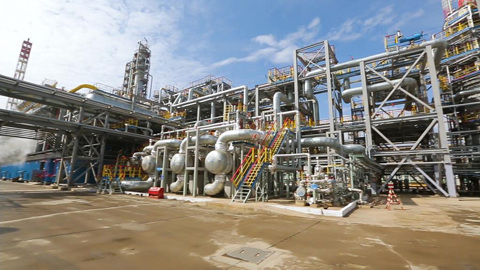 Еврокомиссия: отказ от нефти наполнит военную казну России