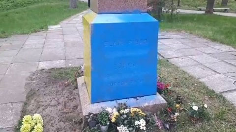 После осквернения памятника освободителям в Латвии возбуждено дело