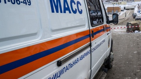 Четыре человека застряли на лодке посреди Оби в Новосибирске