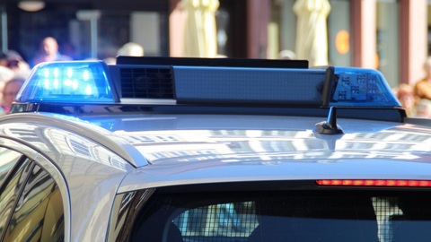 В Ленобласти педофил проник в спальню ребенка через окно