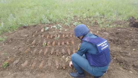 В Крыму взорвали 42 авиабомбы