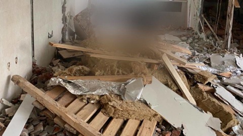 Рухнувшая стена раздавила мужчину на юге Москвы