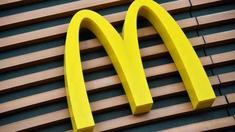 McDonald's после ребрендинга продолжит работу со старыми поставщиками