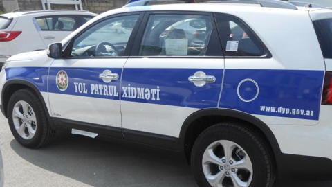 В Азербайджане упал в овраг автобус со школьниками
