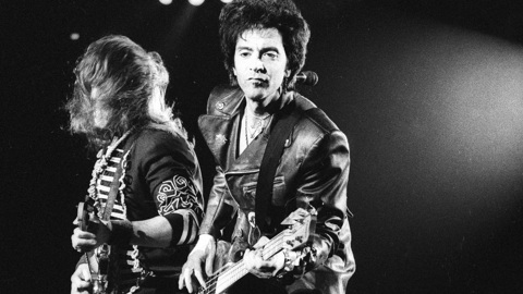 Умер бас-гитарист Bon Jovi Алек Джон Сач