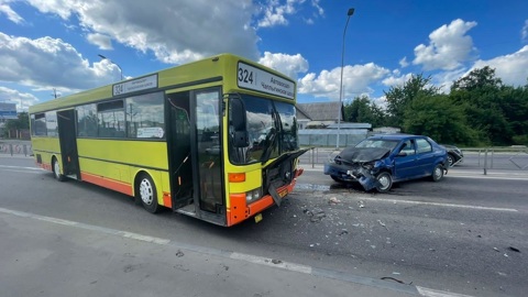 Два человека пострадали в ДТП с автобусом в Липецке