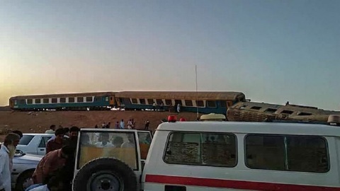 Не менее 13 человек погибли при крушении поезда в Иране
