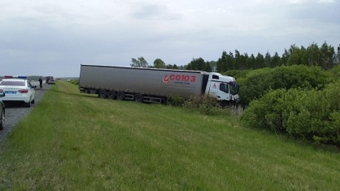 В ДТП на трассе в Омской области погибли трое полицейских