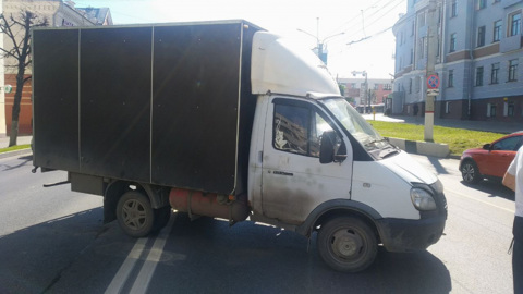 В Чебоксарах водителя задавил собственный автофургон