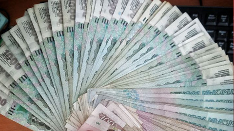 За падение в смотровую яму тюменец получит 700 тысяч рублей