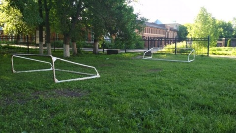 В Кирове футбольные ворота упали на 7-летнего мальчика