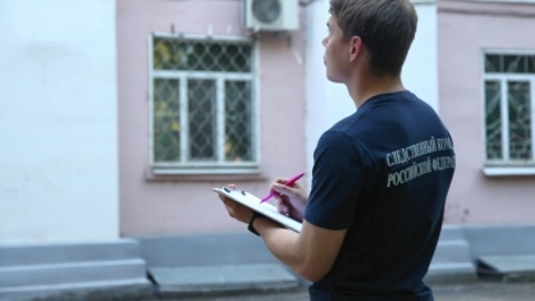 Двухлетний мальчик выпал из окна четвертого этажа в Тверской области
