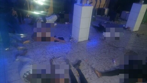 В подпольной "таверне" в ЮАР нашли тела 22 погибших молодых людей