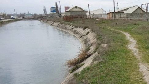 В Дагестане двое маленьких детей утонули, купаясь в канале