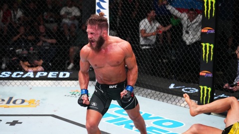UFC. Физиев нокаутировал дос Аньоса, Нурмагомедов победил Силву