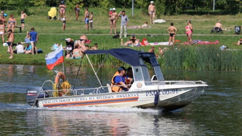 Два мальчика чуть не утонули в пруду на западе Москвы