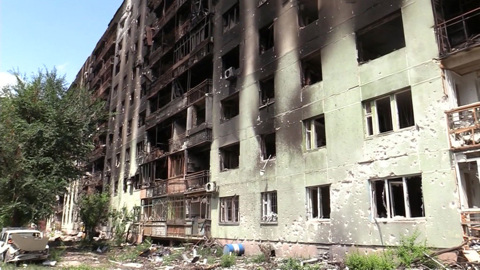 Украинские военные обстреляли Изюм, убит мирный житель
