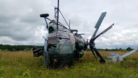 Три человека пострадали во время жесткой посадки Ми-8 под Гатчиной