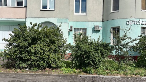 Врачи борются за жизнь ребенка, выпавшего из окна на юго-востоке Москвы