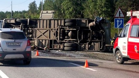 Пять пассажиров автобуса пострадали в ДТП с грузовиком под Челябинском