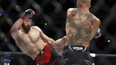 Боец UFC Анкалаев отправил Смита в больницу