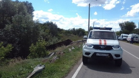 Под Пензой перевернулся пассажирский автобус, пострадали 17 человек