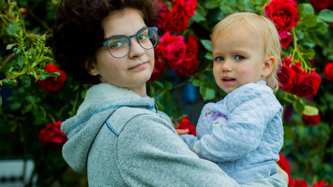 Нужна помощь: Анжелике и Ладе Карунным нужны сверхмощные слуховые аппараты