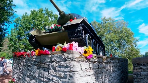 В Нарве задержаны защитники памятника Т-34