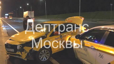 На МКАД столкнулись четыре автомобиля